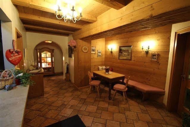 Landgasthof Kirchmayer Farchant Exterior photo